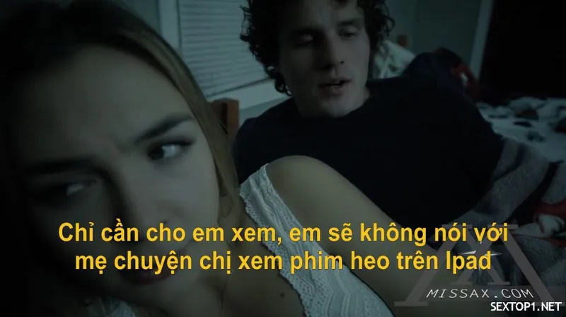 Lộ ngực đẹp em gái khiến chàng saler nổi thú tính